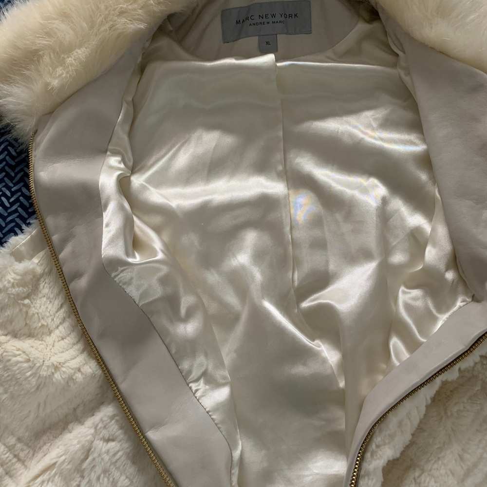 Women’s faux fur, lined winter vest - Picture 6 of 6